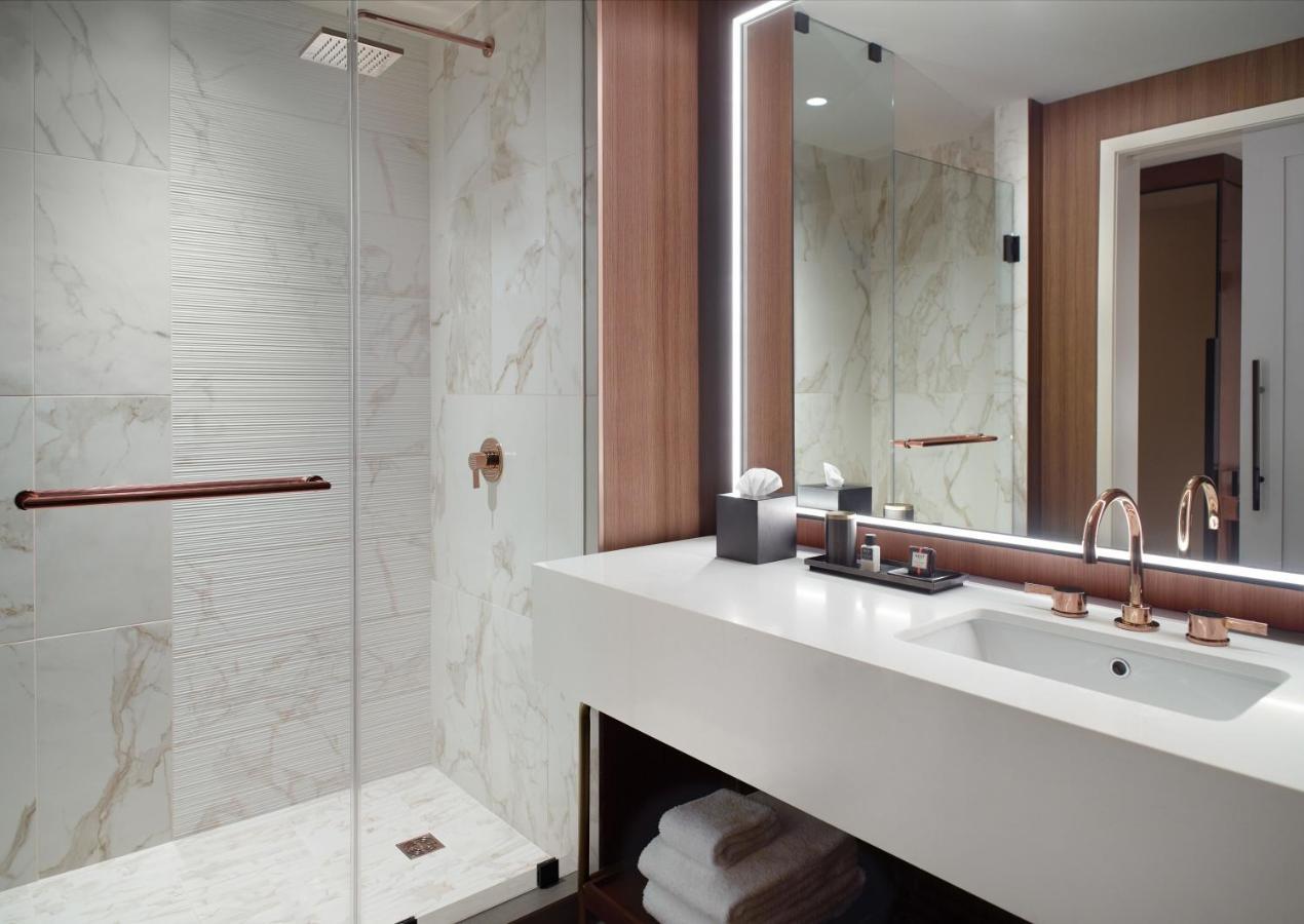 Accessible Premier Patron Tower Room 1 King Bed with Roll in Shower