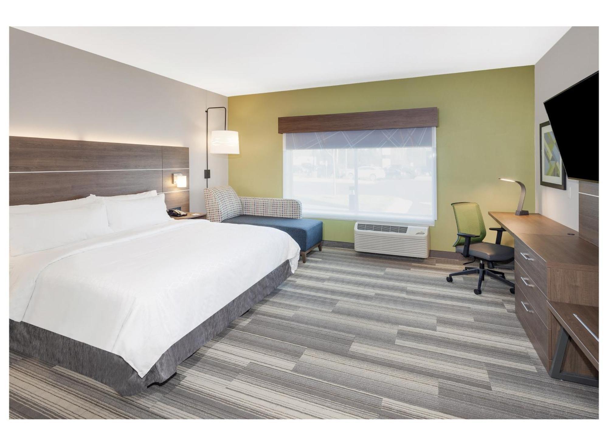 Standard King Room