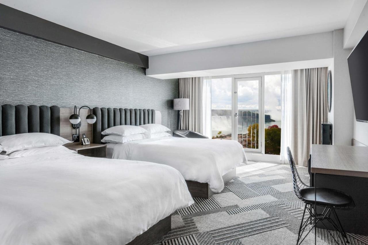 Deluxe Fallsview Guestroom, 2 Queens, high floor