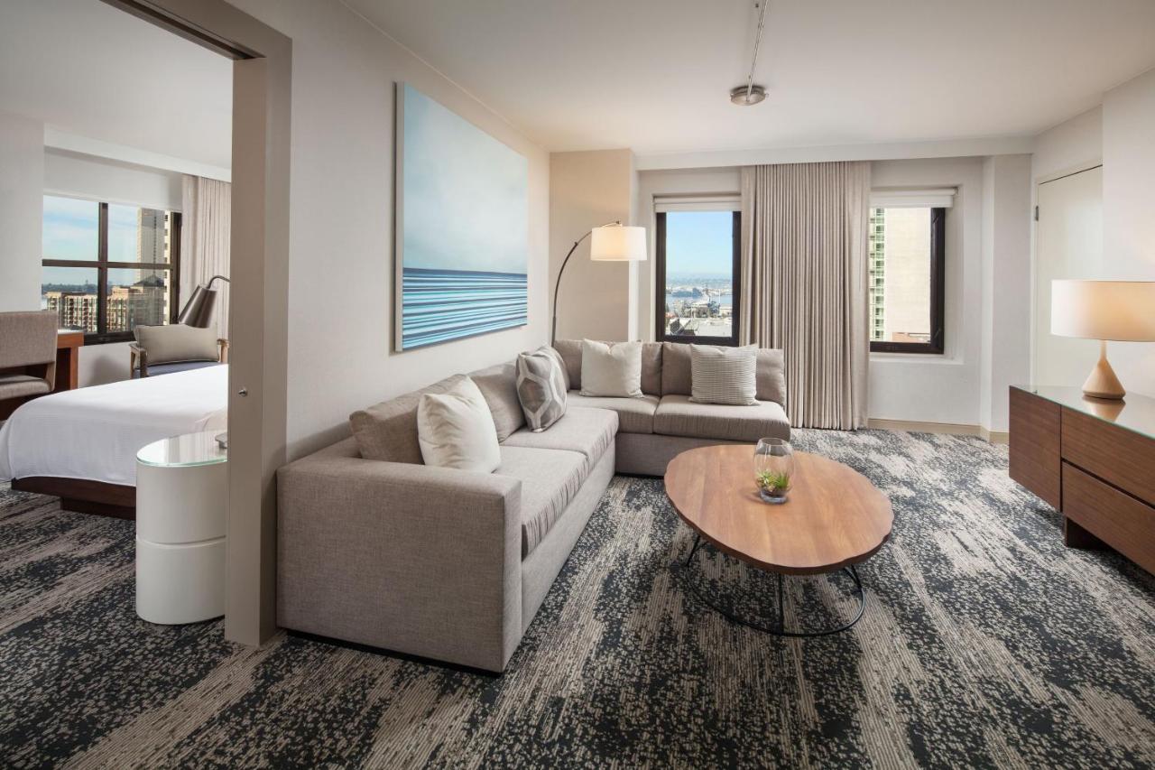 1 Bedroom Suite, 1 King, Sofa bed, Bay view