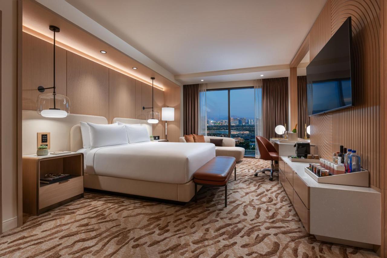 Resort King - Strip View