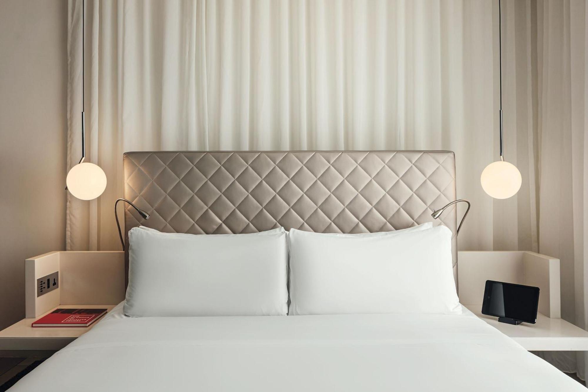 Deluxe King Room - High Floor