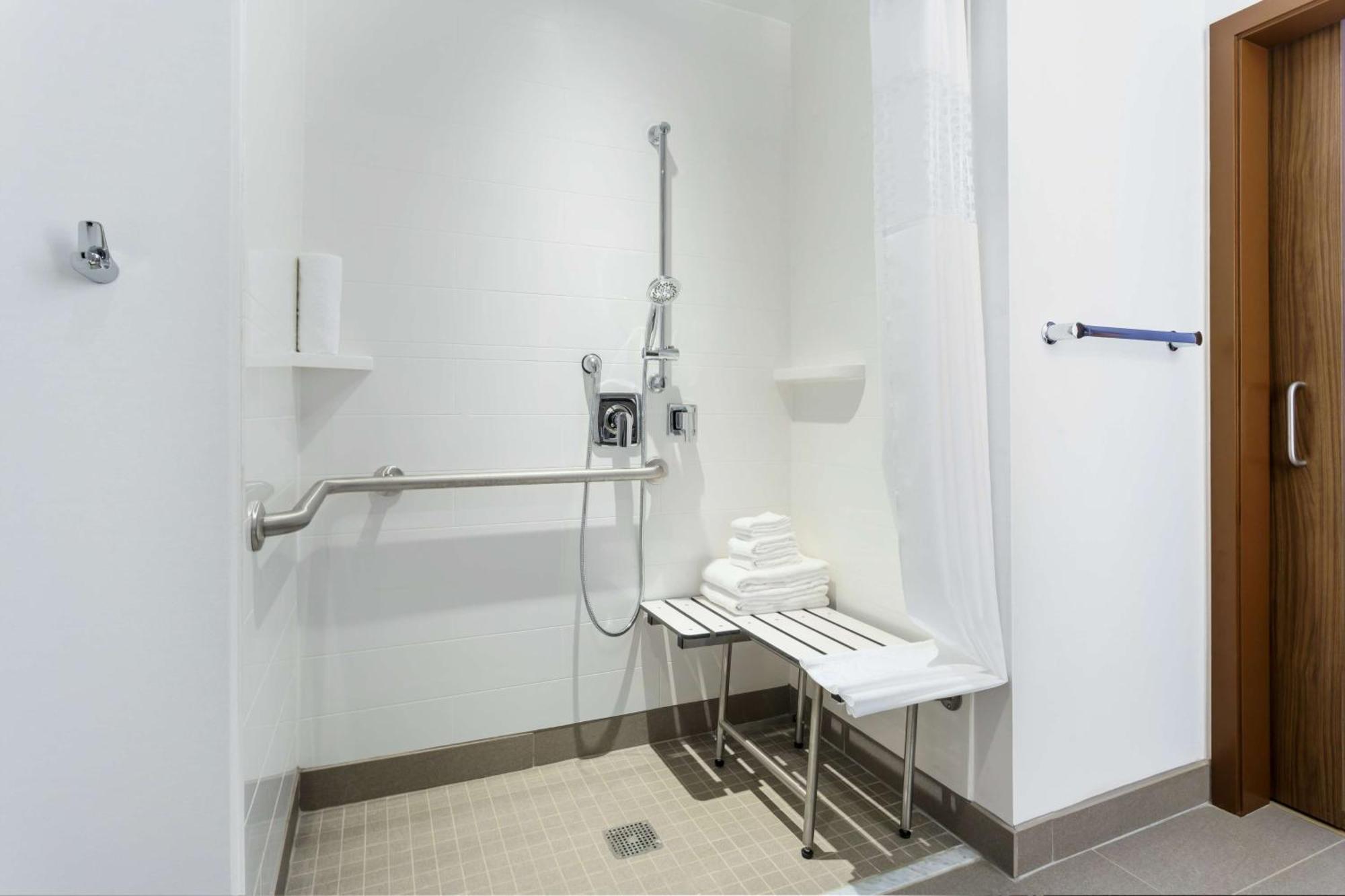 King Room with Roll-In Shower - Mobility/Hearing Accessible