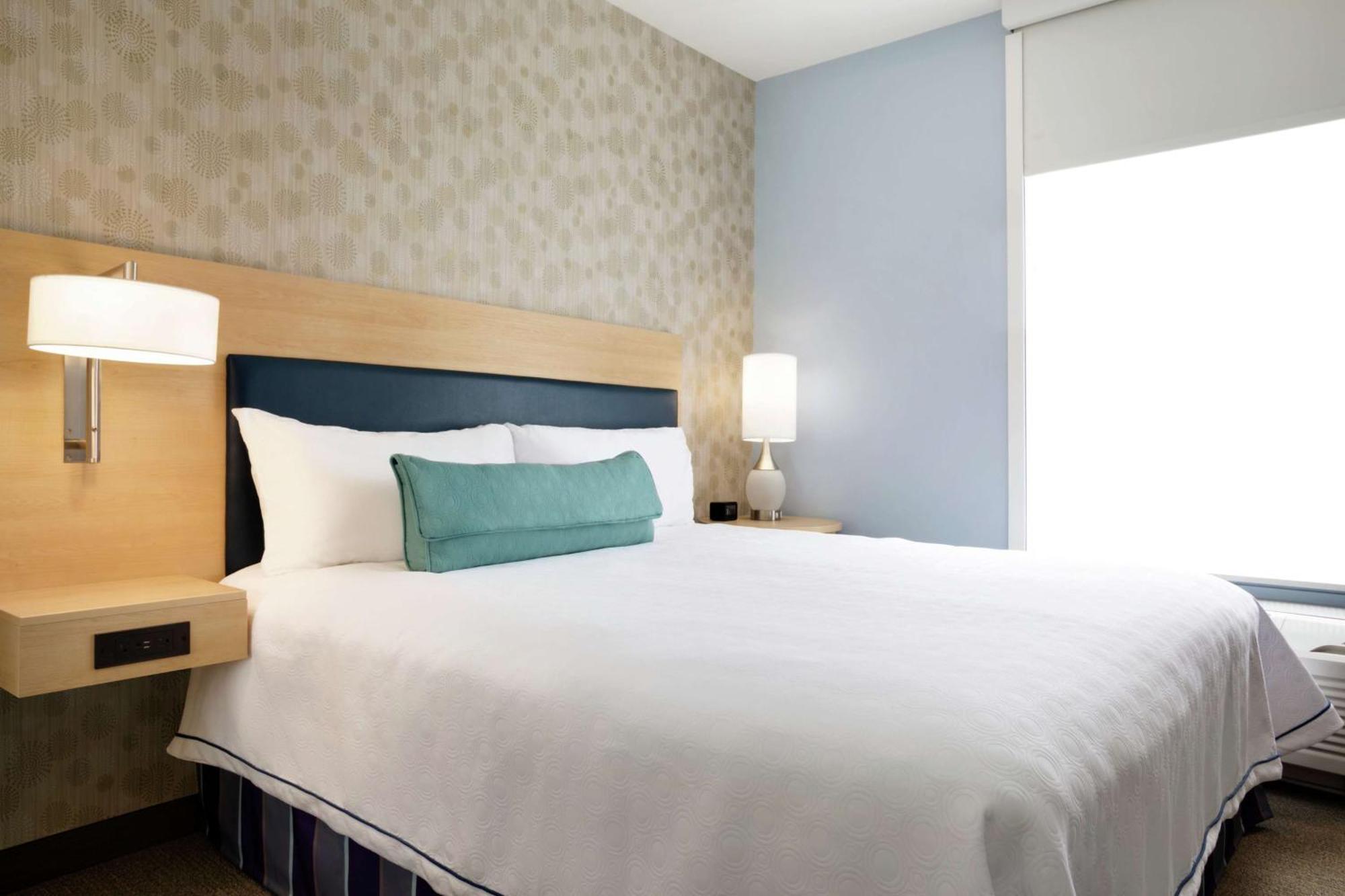 One-Bedroom King Suite Non-Smoking