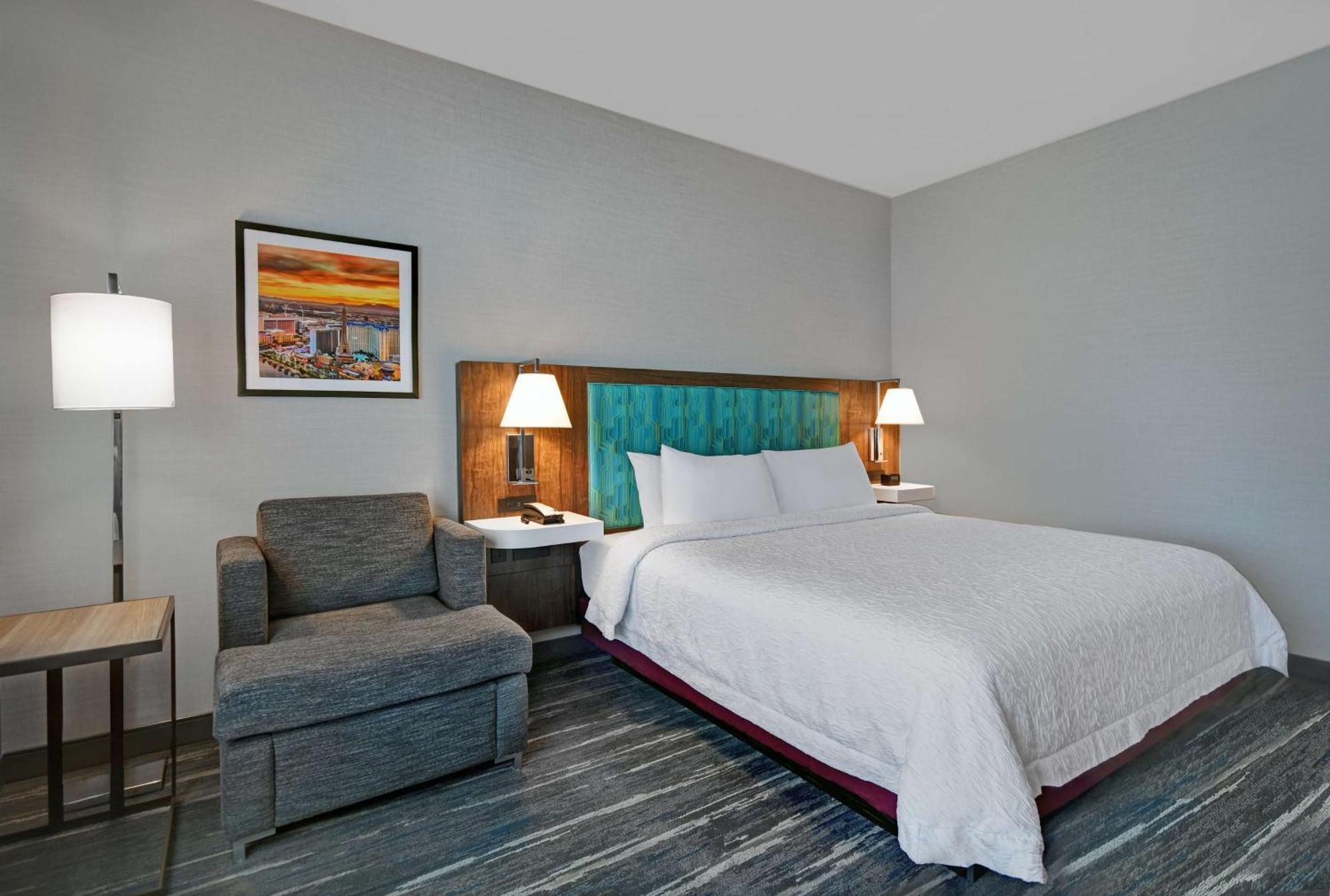 King Room with Accessible Tub - Mobility and Hearing Access/Non-Smoking