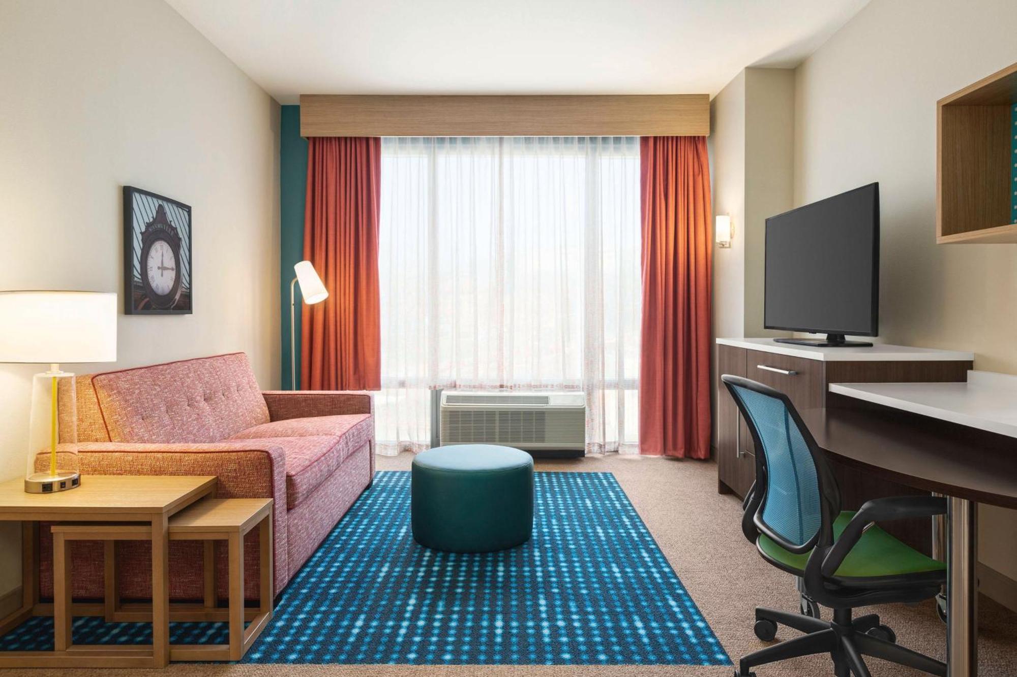 Queen Corner Studio Suite with Two Queen Beds