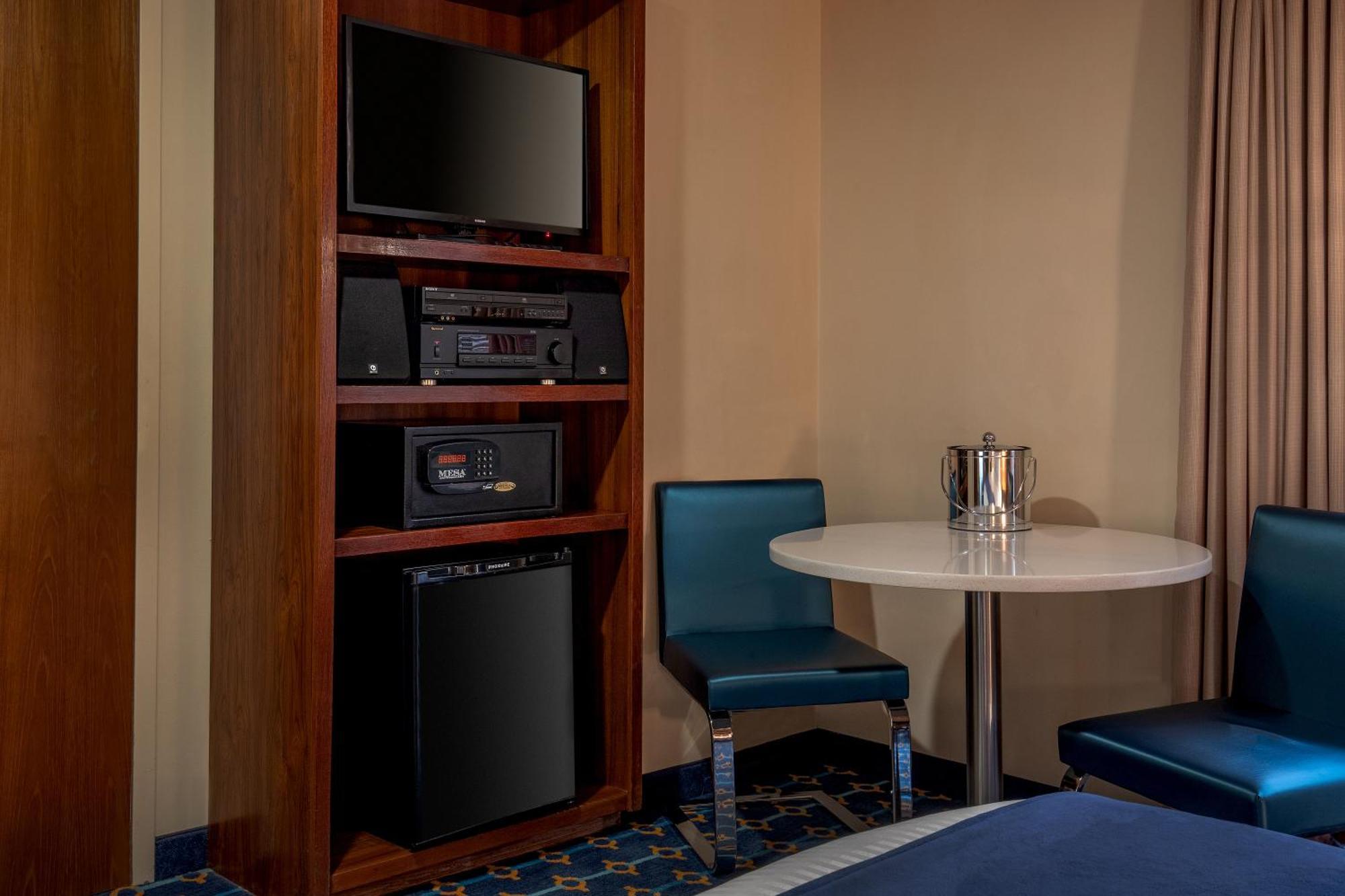 King Room with Atrium View