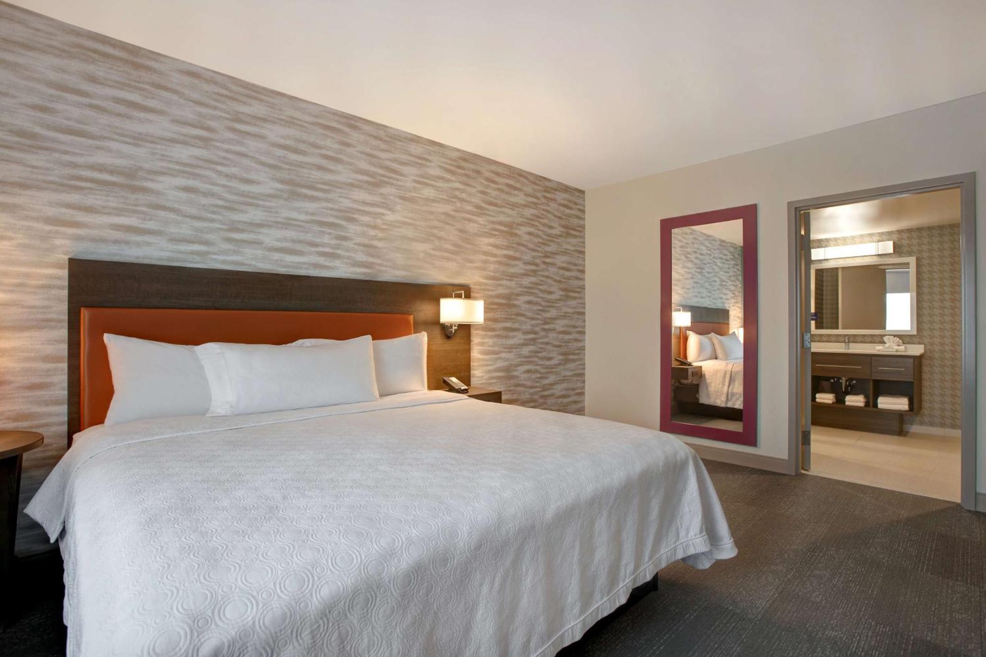 One-Bedroom King Suite Non-Smoking