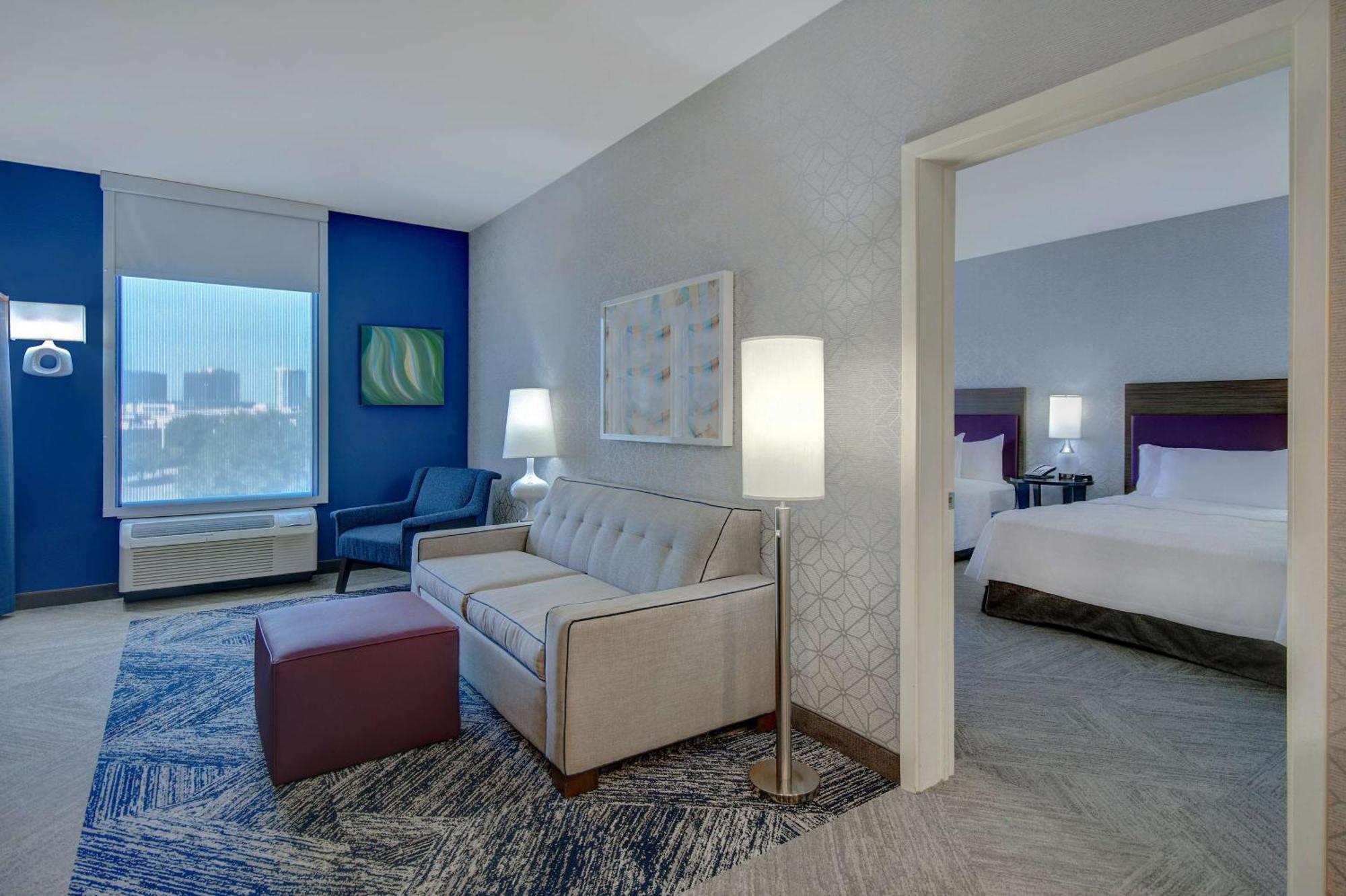 One-Bedroom Queen Suite with Two Queen Beds - Non-Smoking