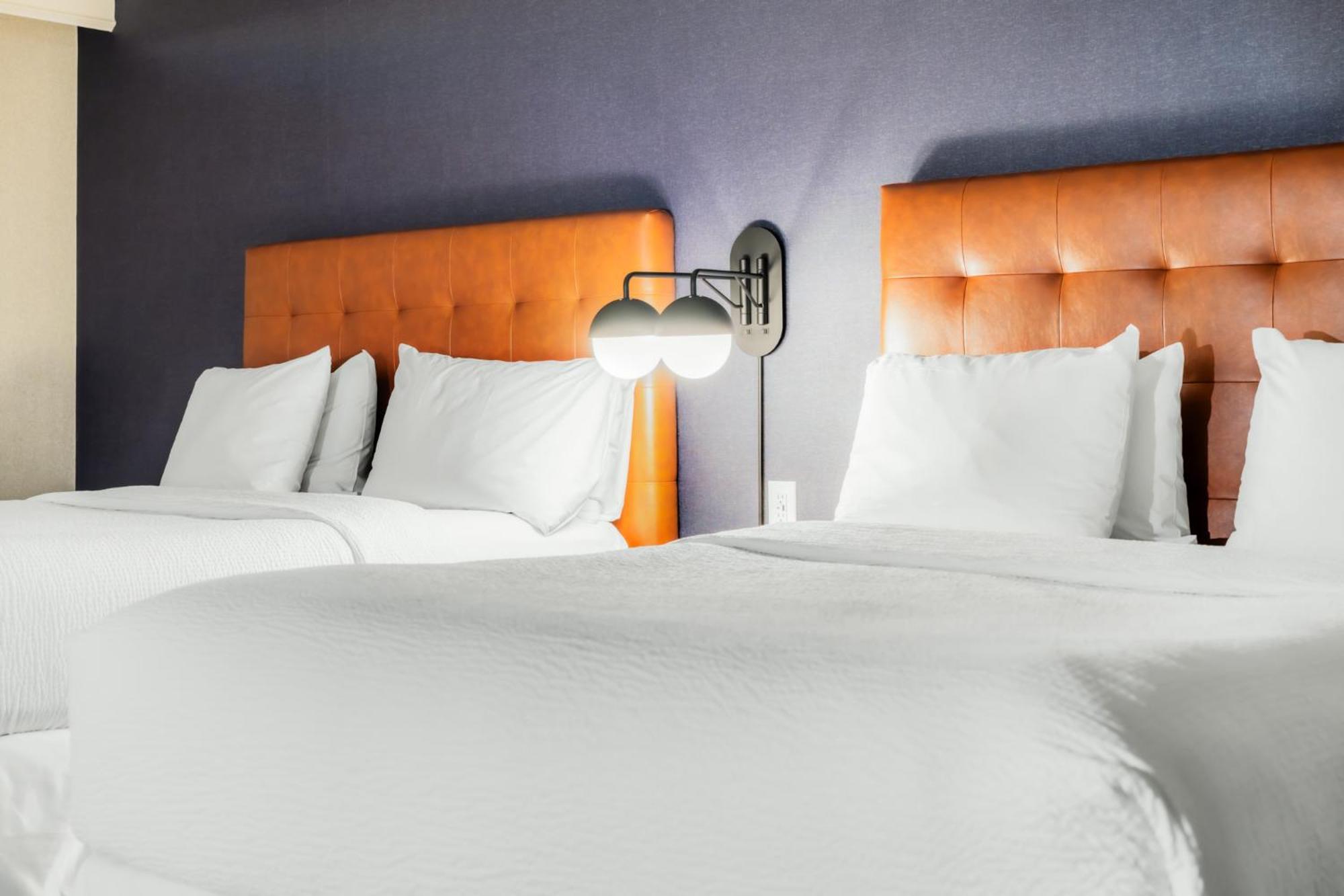 2 Queen Beds, City View, Non-Smoking