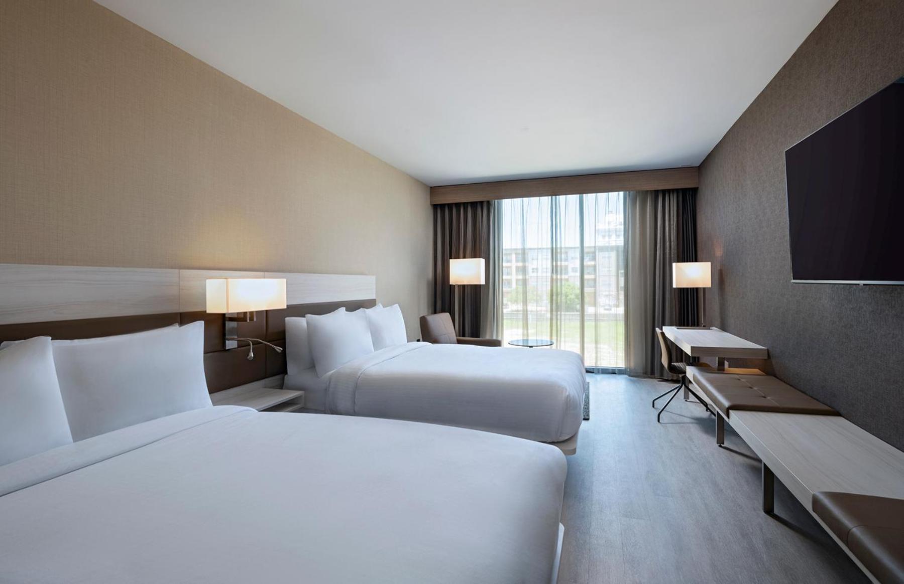 Queen Room Two Queen Beds City View