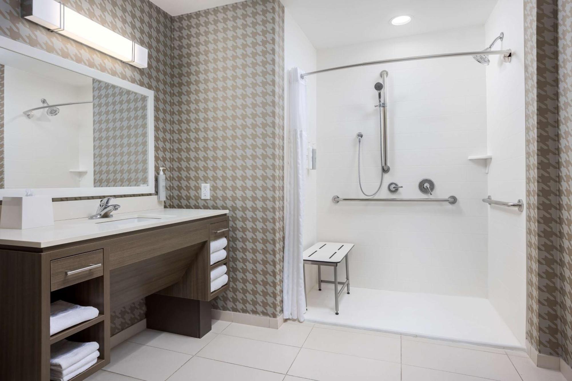 King Suite Mobility Access or Non-Smoking
