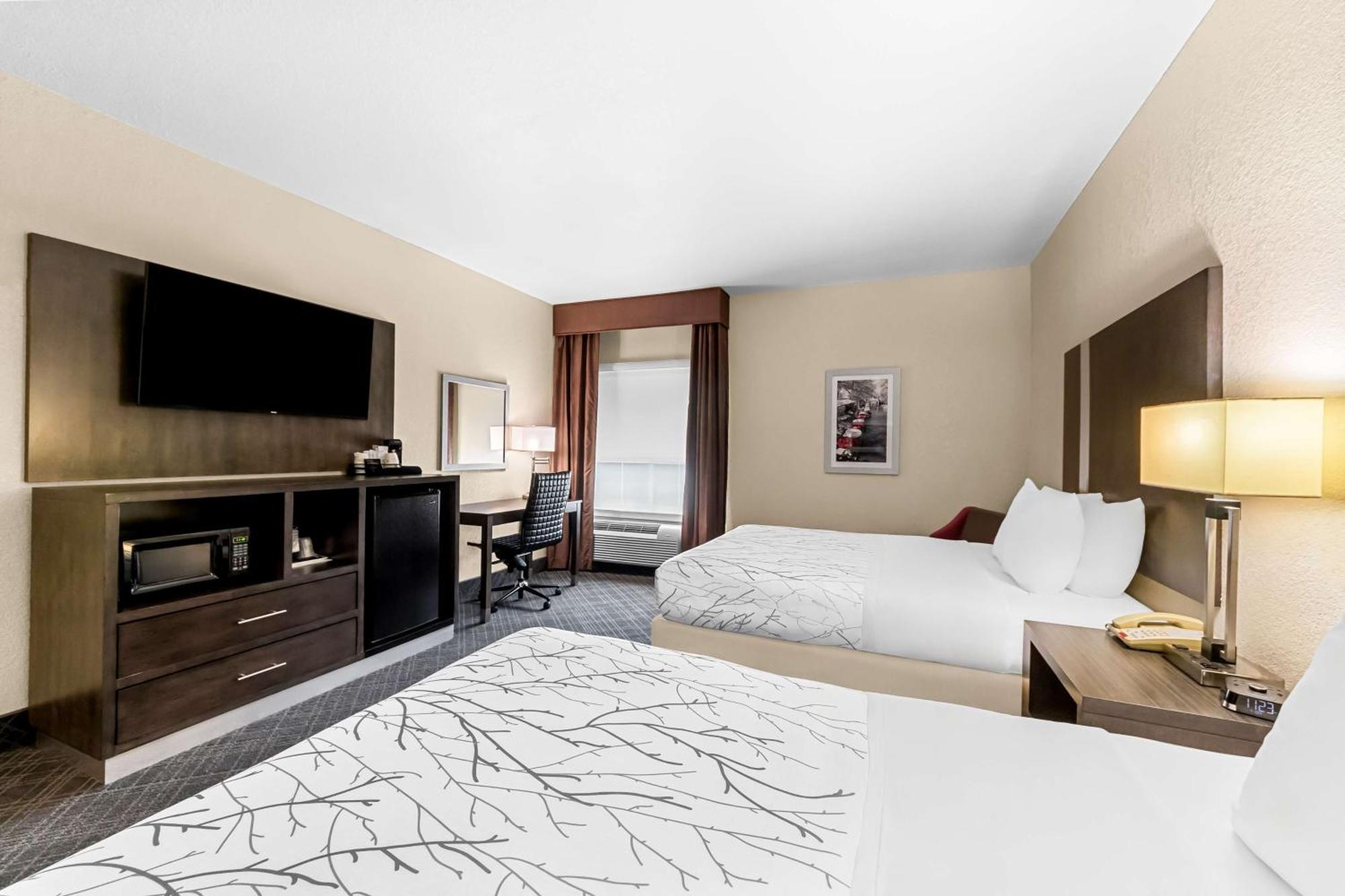 Queen Room Two Queen Beds Bath Tub Disability Access or Non-Smoking