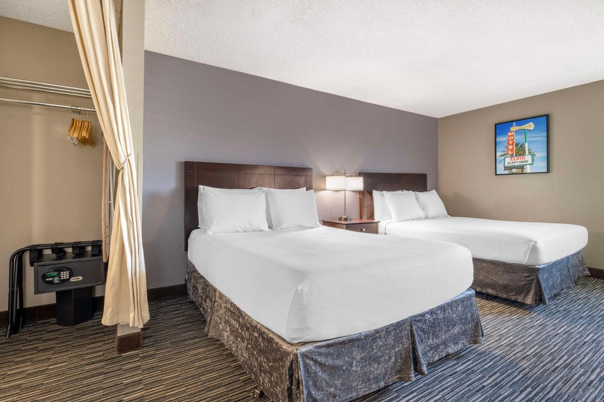 One-Bedroom Queen Suite with Sofa Bed