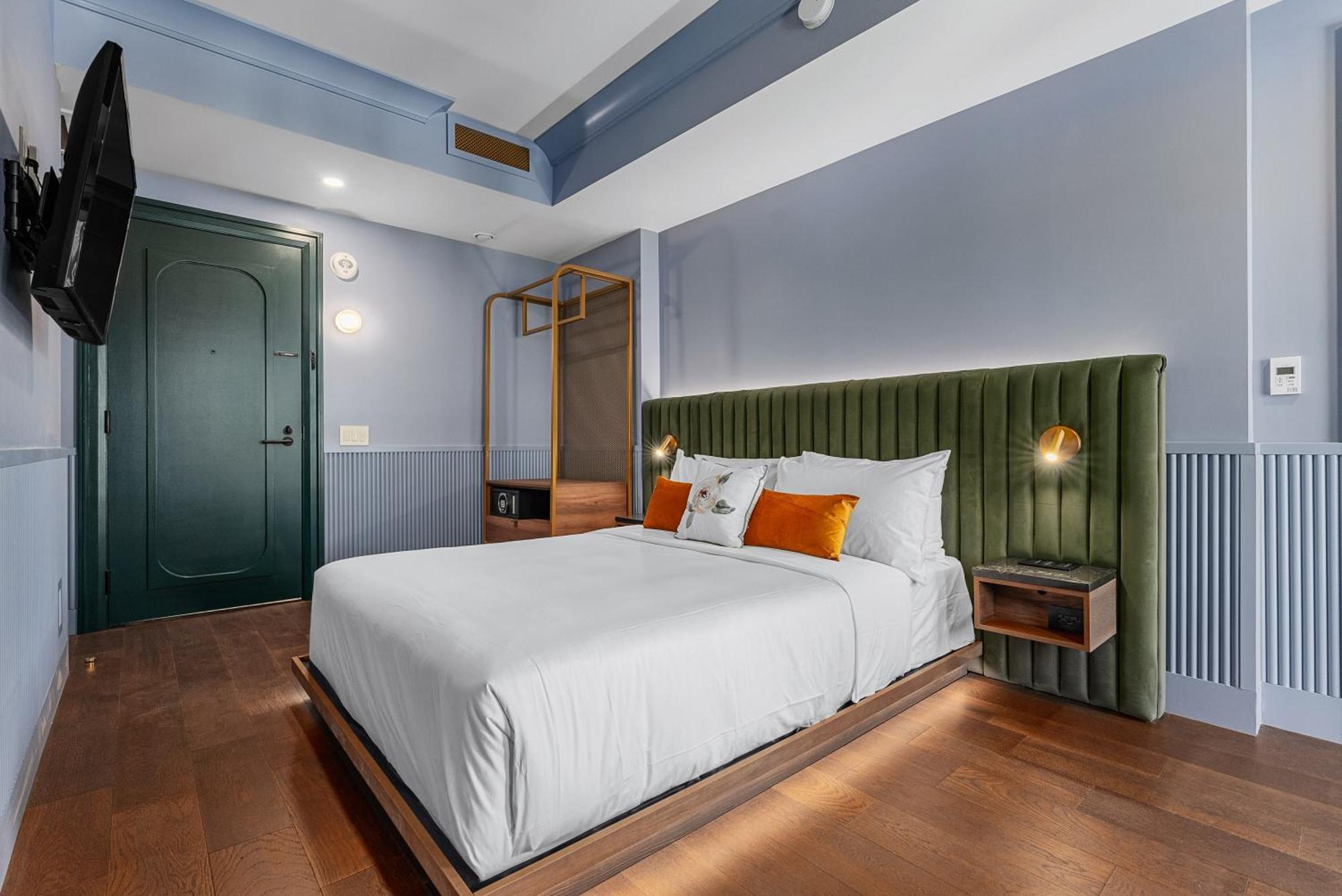 Queen Room Balcony