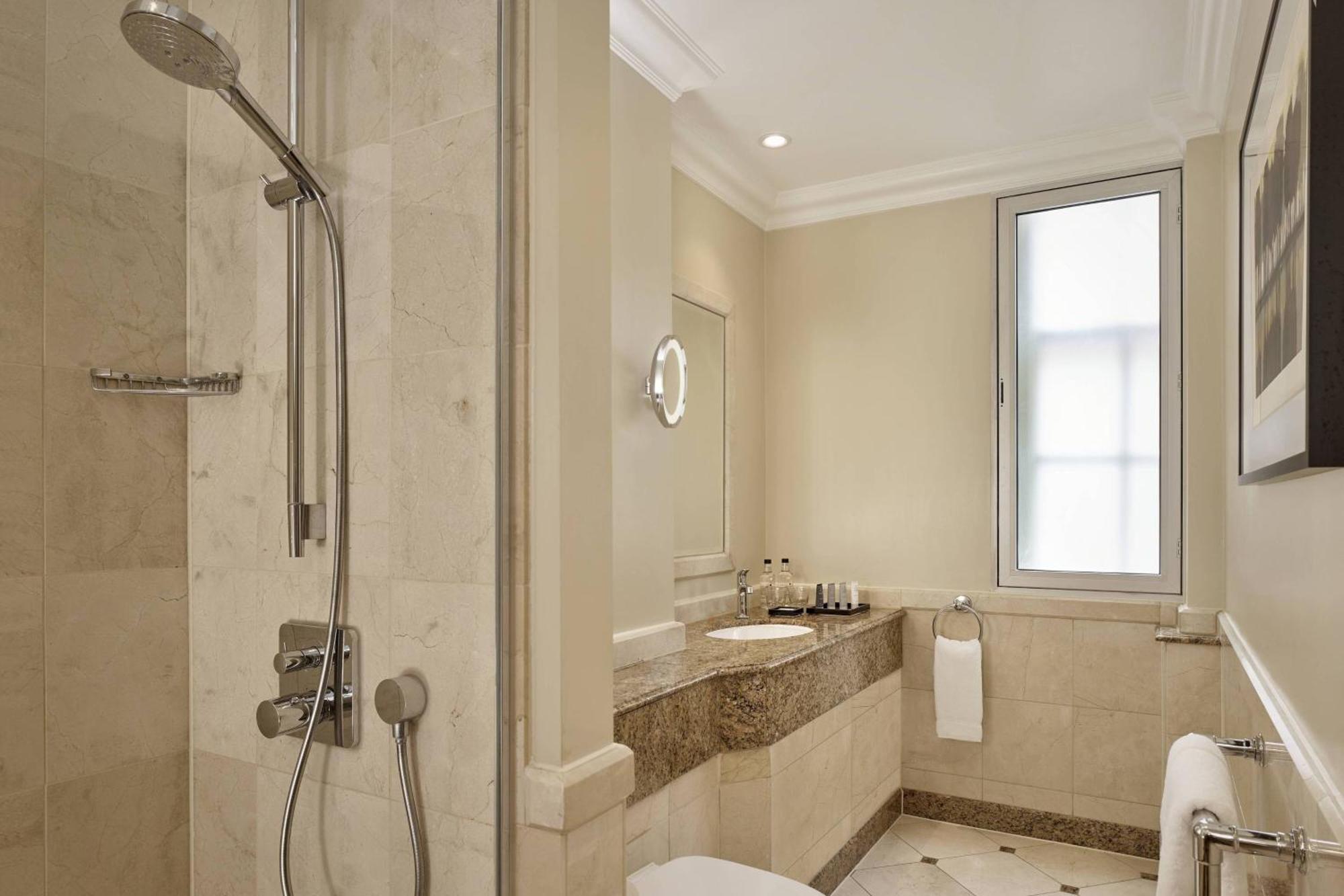 Superior Room, Guest room, 1 King