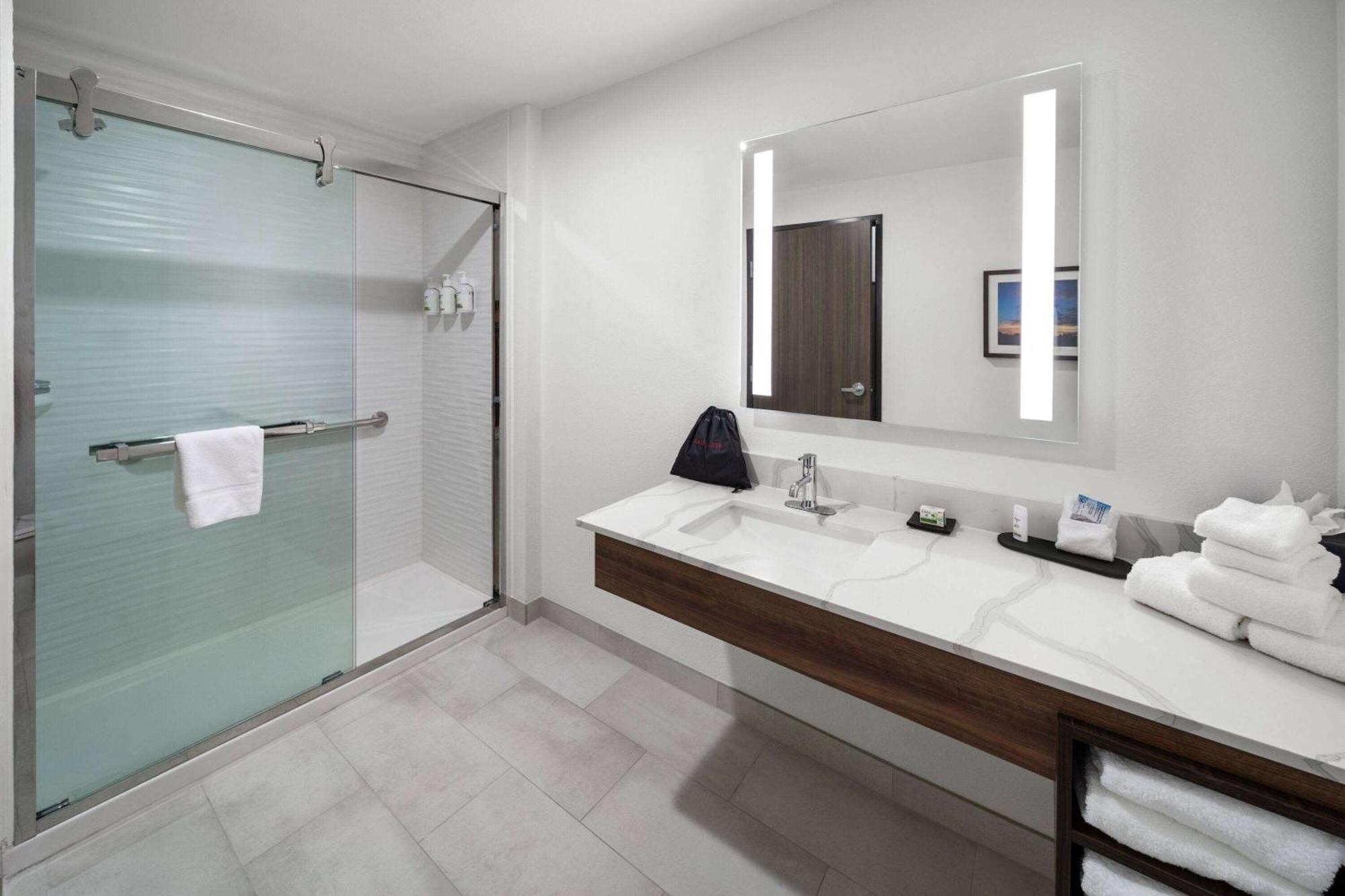 Queen Room with Two Queen Beds and Kitchenette