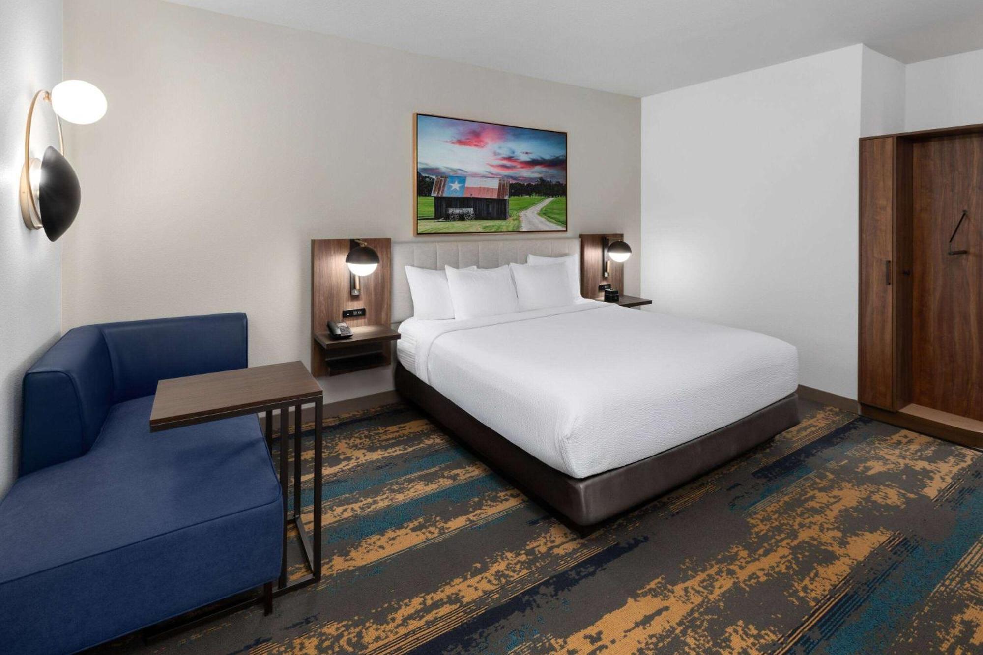 Standard King Room
