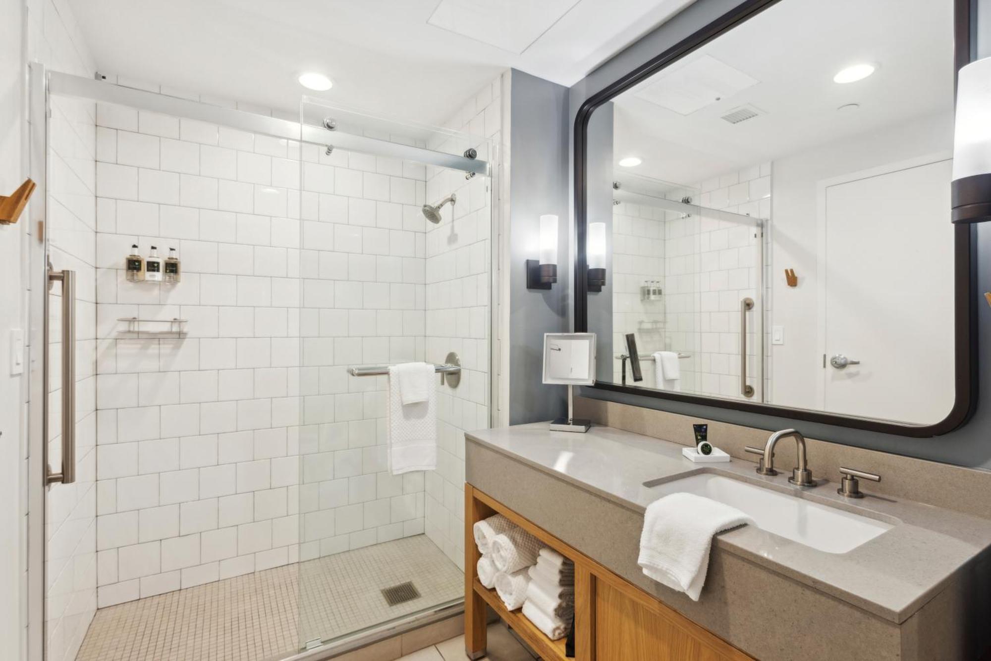 Queen Room with Balcony and View - Hearing Accessible