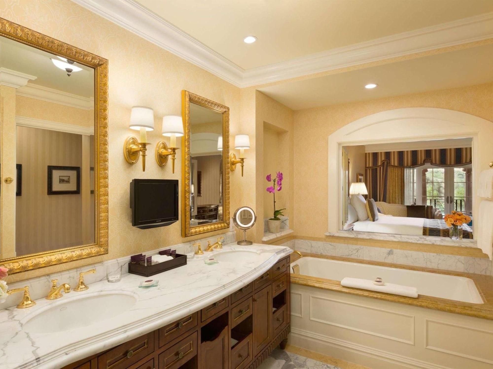 Signature Poolside King Room with Private Terrace - Ground Floor