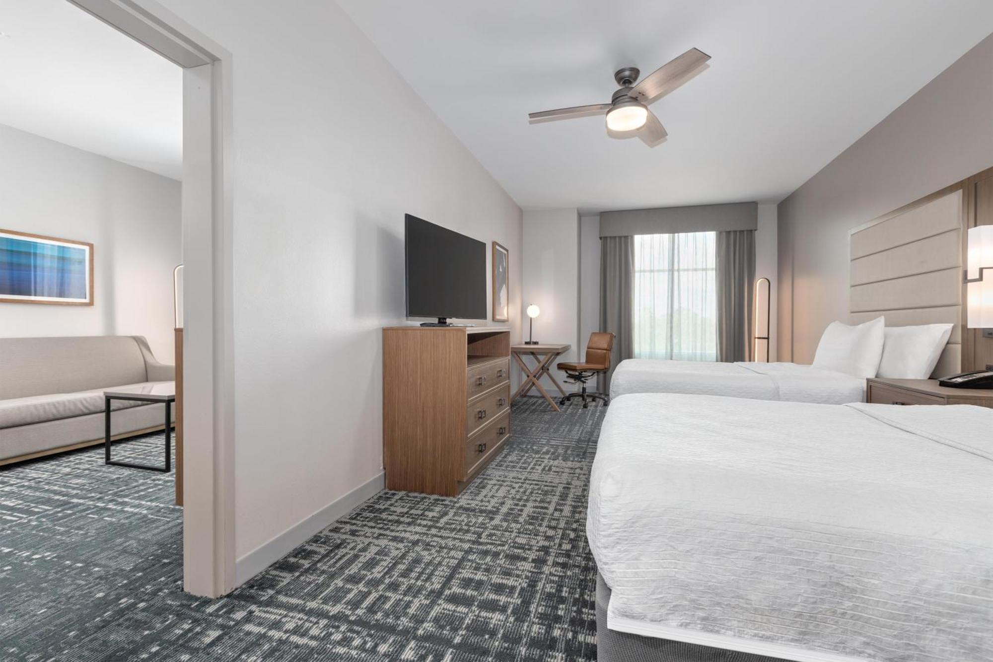 One-Bedroom Queen Suite with Two Queen Beds - Non-Smoking