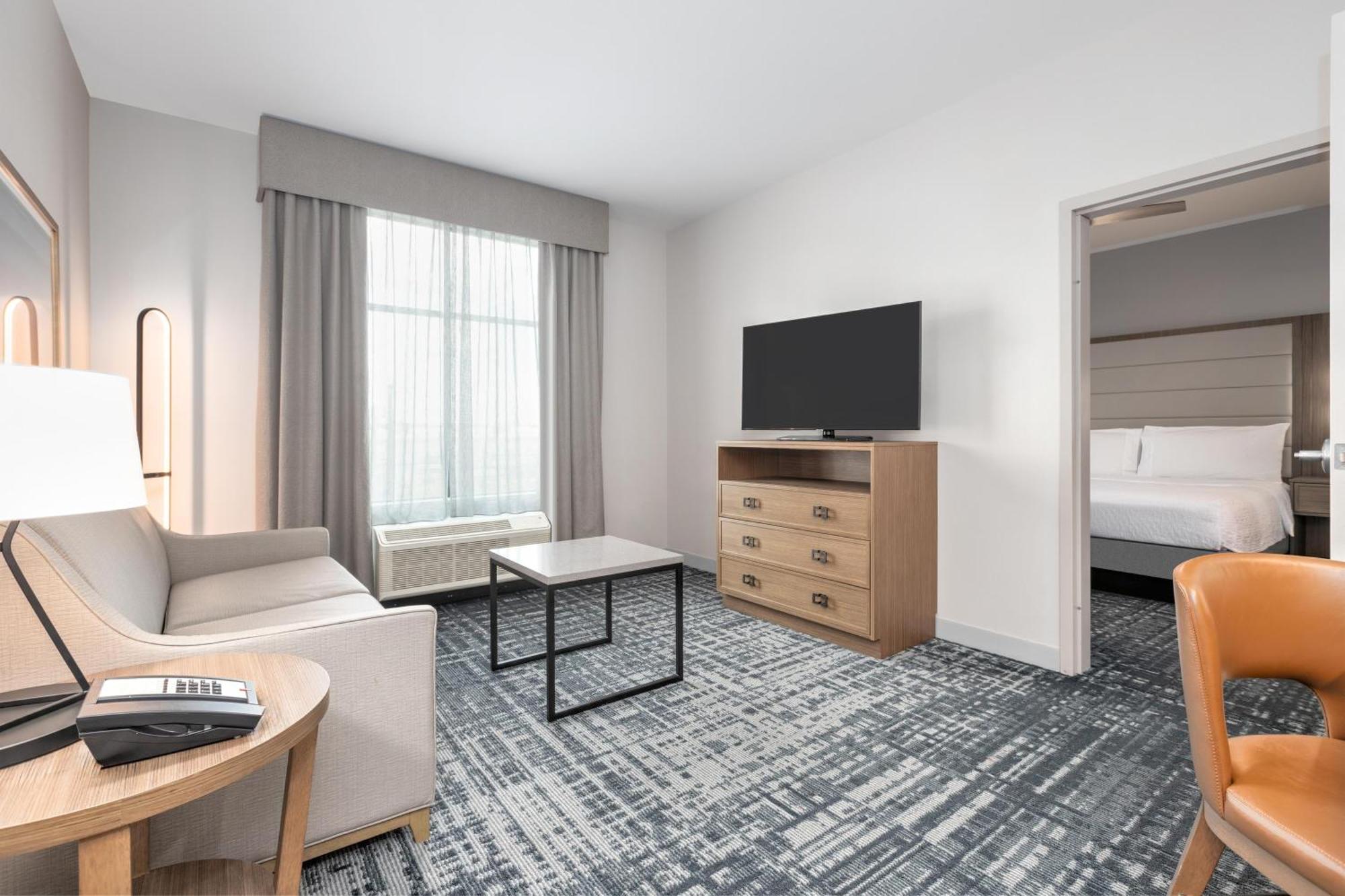 One-Bedroom King Suite - Non-Smoking