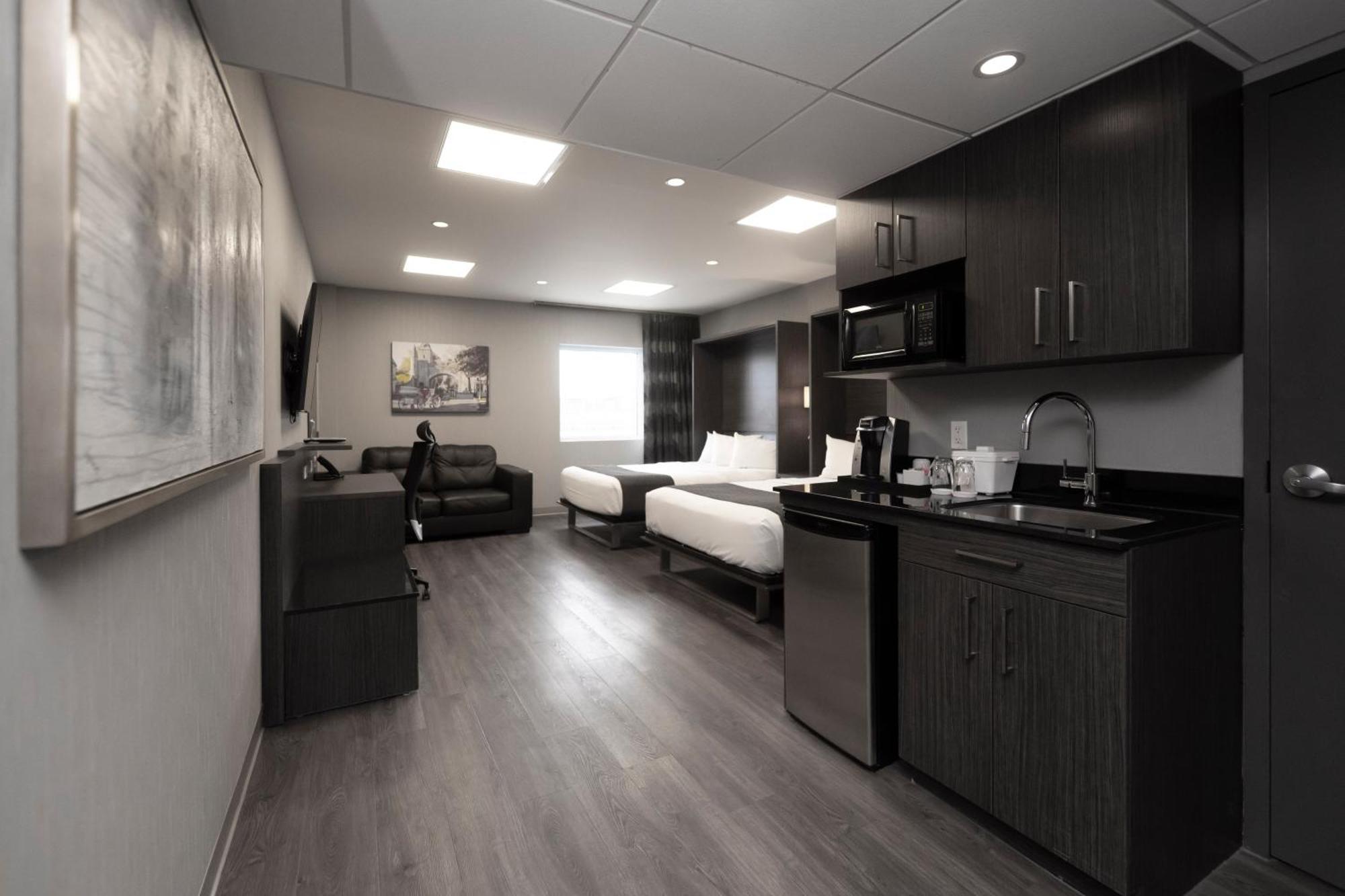 Queen Studio - Disability Access (2 Adults + 2 Children)