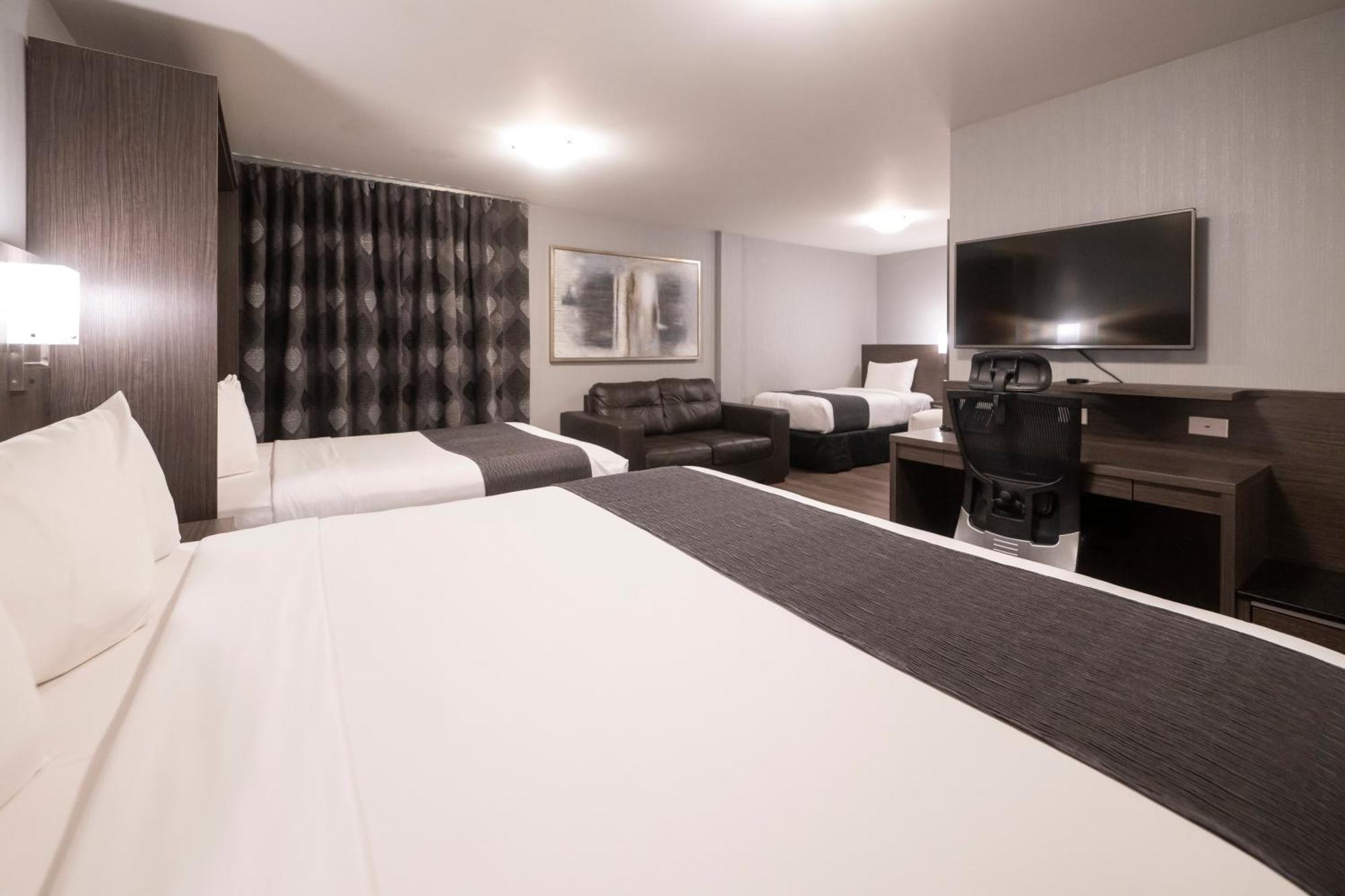Family Suite (2 Adults + 4 Children)