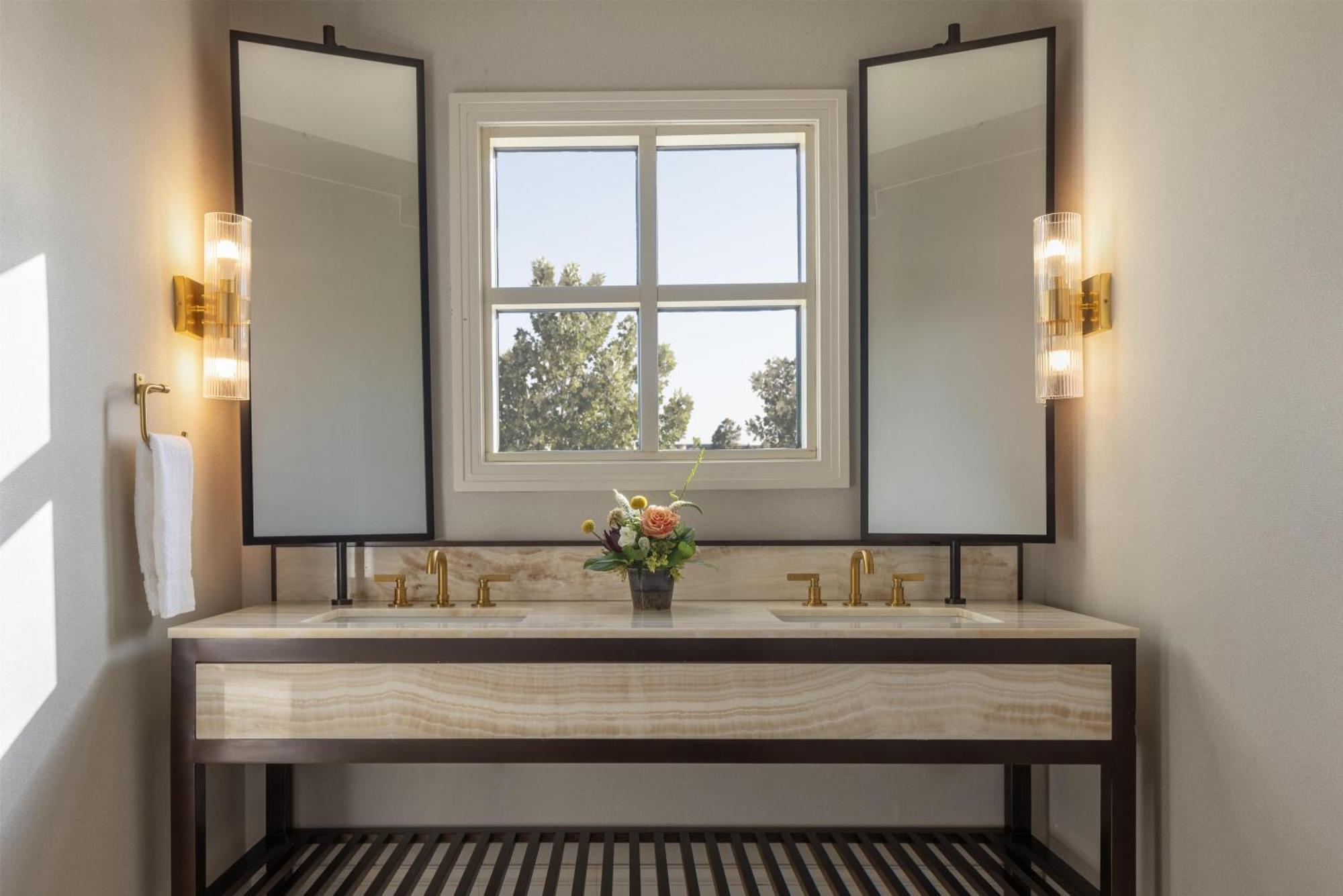 Seven City View King Suite with Balcony