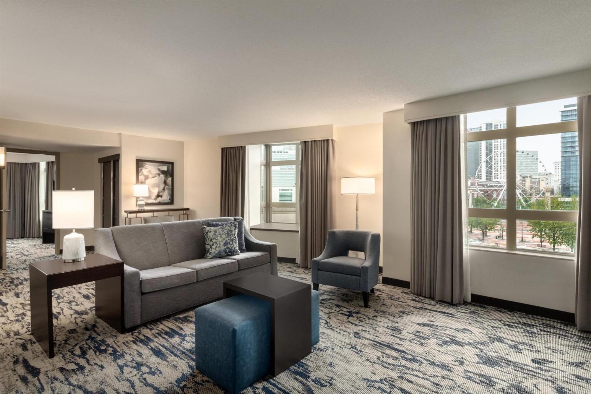Corner King Suite with Park View