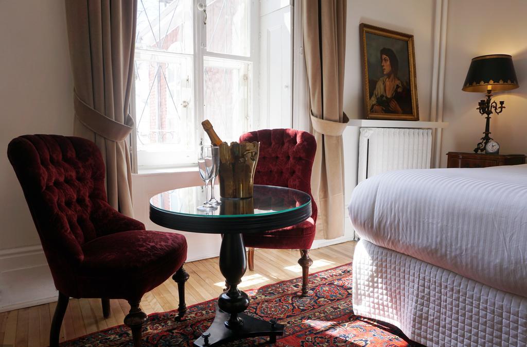 Standard Queen Room