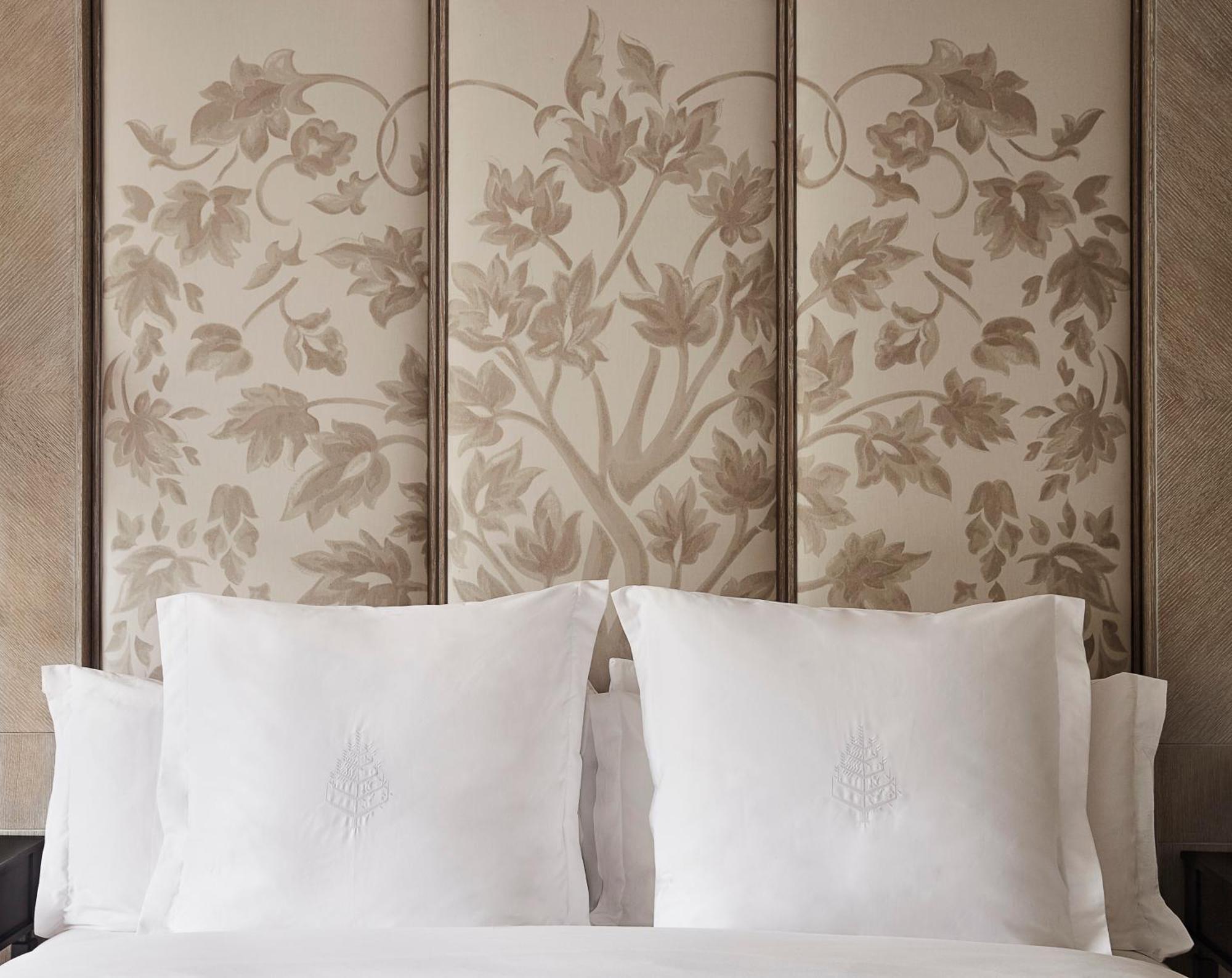 Premier Garden-View  Executive Suite King