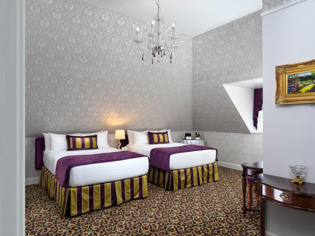 Amelia Jane Room