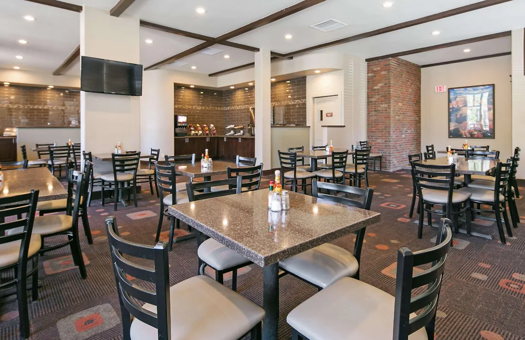 Best Western Pony Soldier Inn & Suites-1
