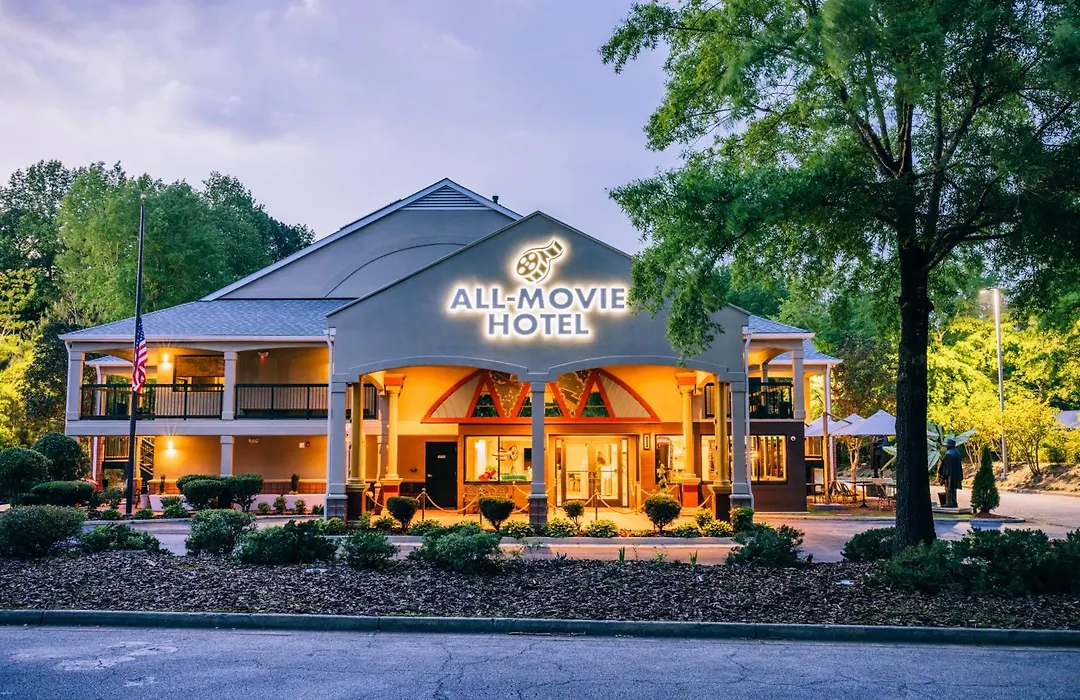 All-Movie Hotel-1