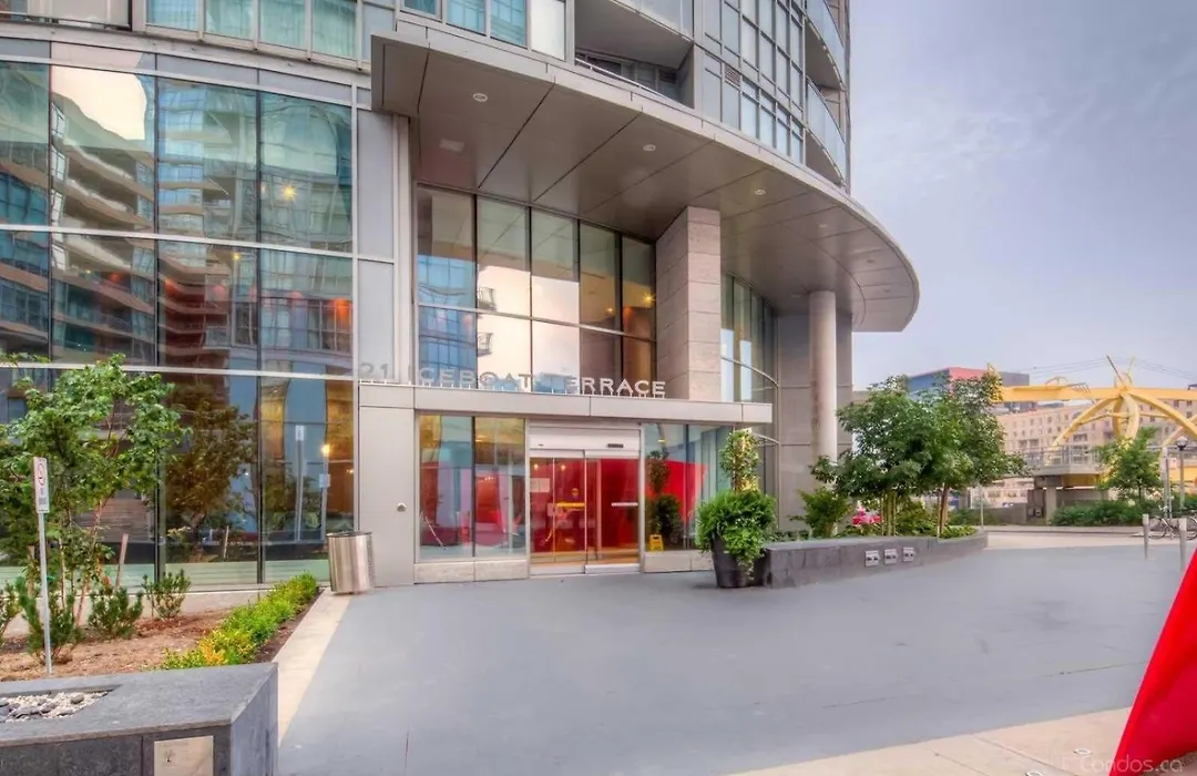 Downtown Toronto Condo Suite-1