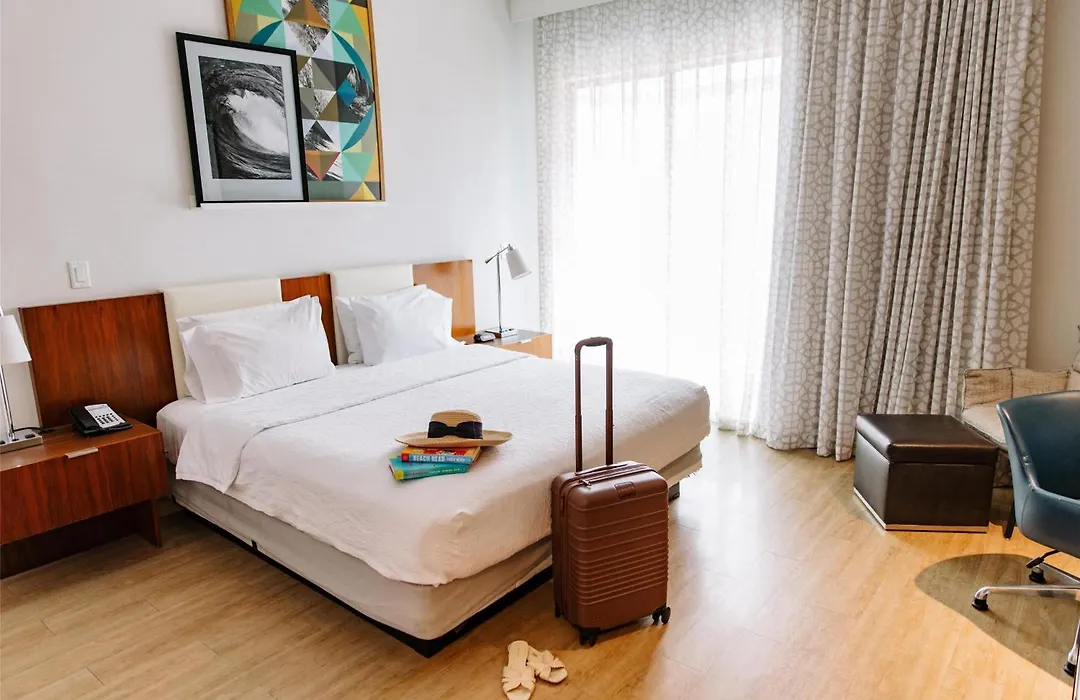 Hampton Inn & Suites Santa Monica-1
