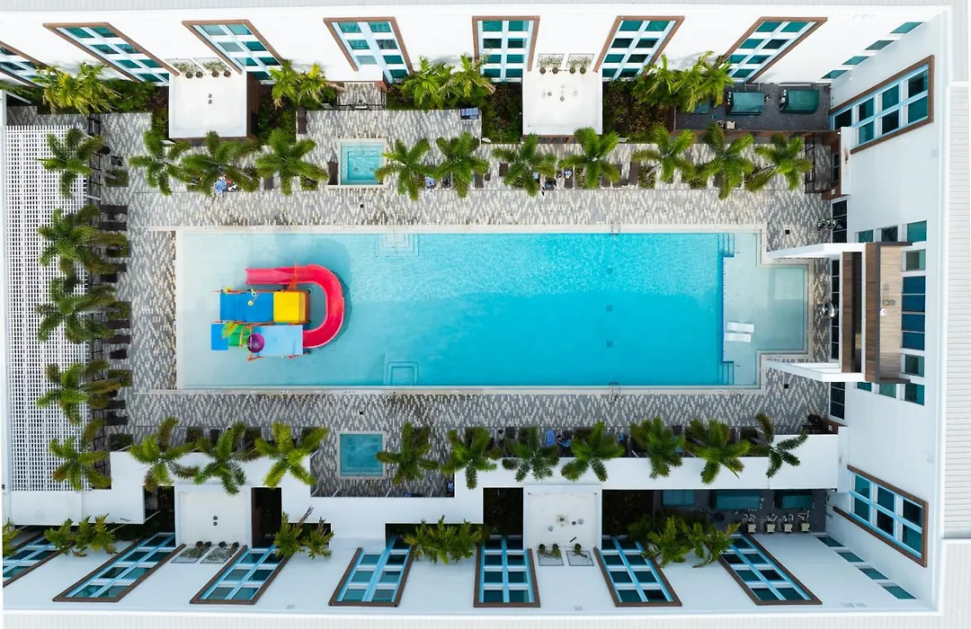 Kompose Boutique Resort @ Theme Parks-1