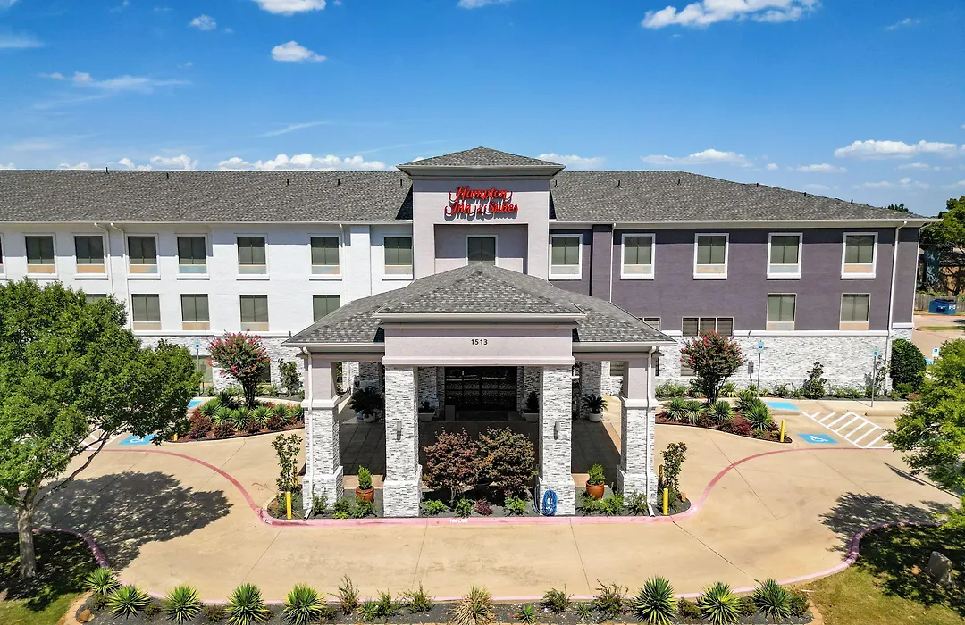 Hampton Inn & Suites Denton-1