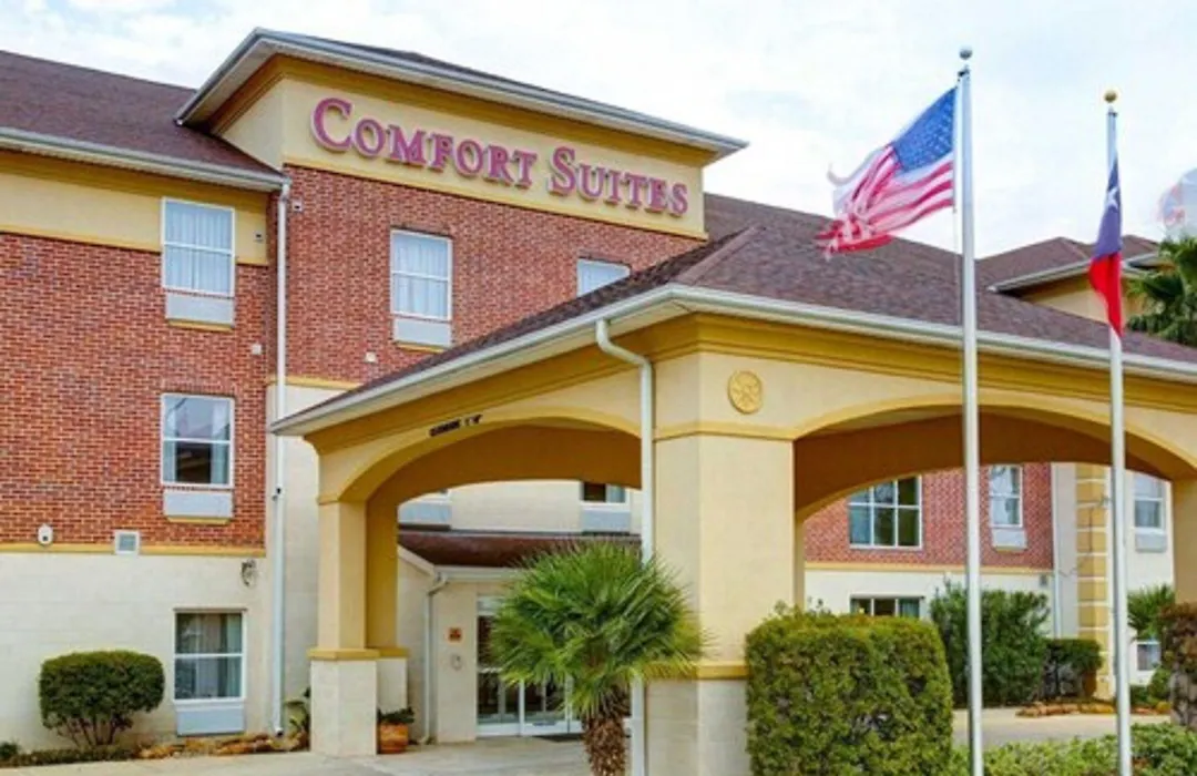 Comfort Suites University Drive-1