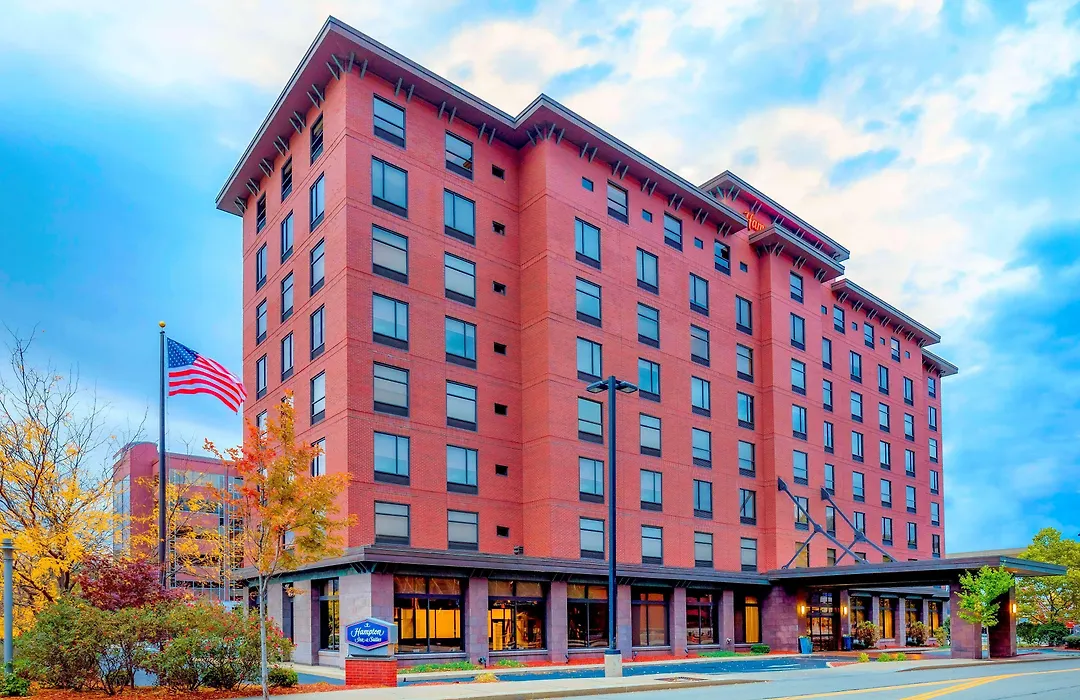 Hampton Inn & Suites Pittsburgh Downtown-1