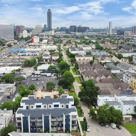 Beautiful Luxurious Houston Galleria Home-2