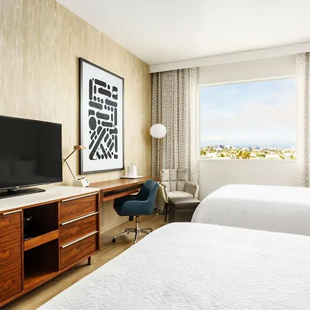 Hampton Inn & Suites Santa Monica-2