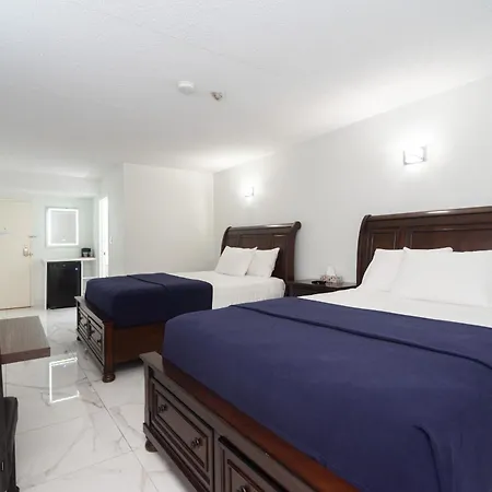 Diplomat Inn-3