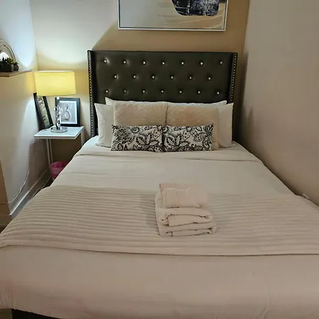 Downtown Toronto Condo Suite-2