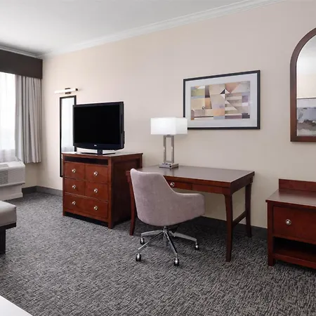 Best Western Plus Downtown Inn & Suites-3