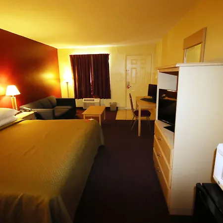 Econo Lodge Inn & Suites Maingate Central-2