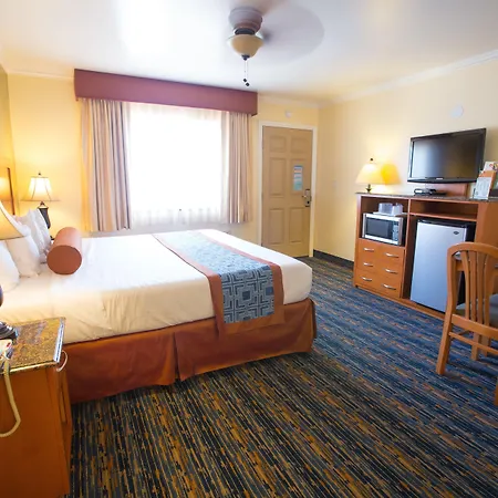 Beachwalker Inn & Suites-3