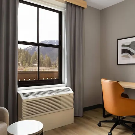 La Quinta Inn And Suites By Wyndham Leavenworth-3