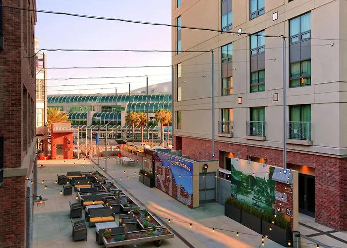 Hilton San Diego Gaslamp Quarter